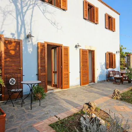 3 Bedroom Stunning In *