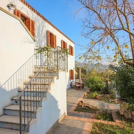 3 Bedroom Stunning In ماراتييا
