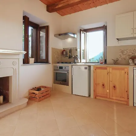 بيت للعطل 3 Bedroom Stunning In ماراتييا